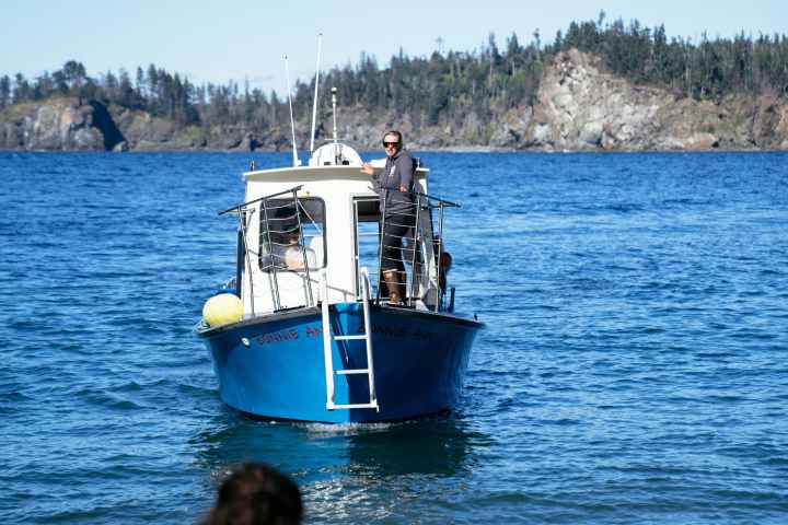 Water Taxi Bonnie pulling up to shore